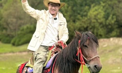 宋忠平先生受新疆喀什商務局邀請推廣文旅